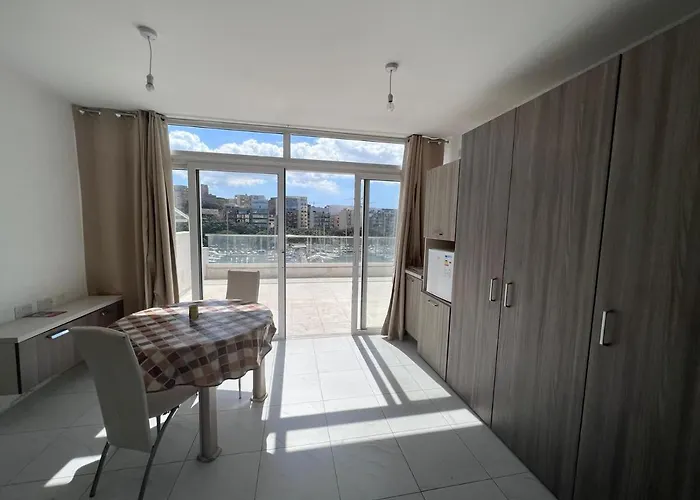Amazing Sea View Penthouse Near Valletta